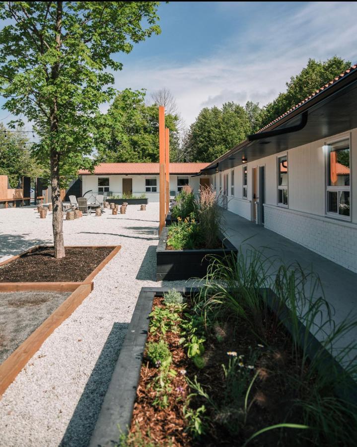 Penny'S Motel Thornbury Bagian luar foto