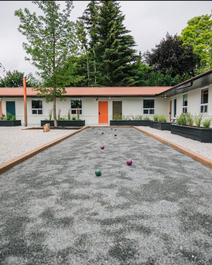 Penny'S Motel Thornbury Bagian luar foto