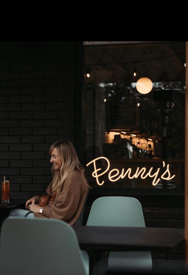 Penny'S Motel Thornbury Bagian luar foto