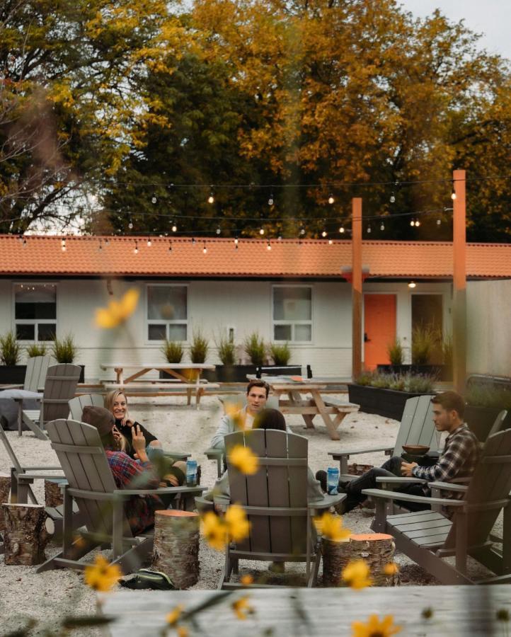 Penny'S Motel Thornbury Bagian luar foto