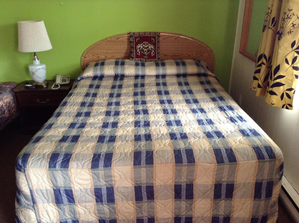 Penny'S Motel Thornbury Bagian luar foto