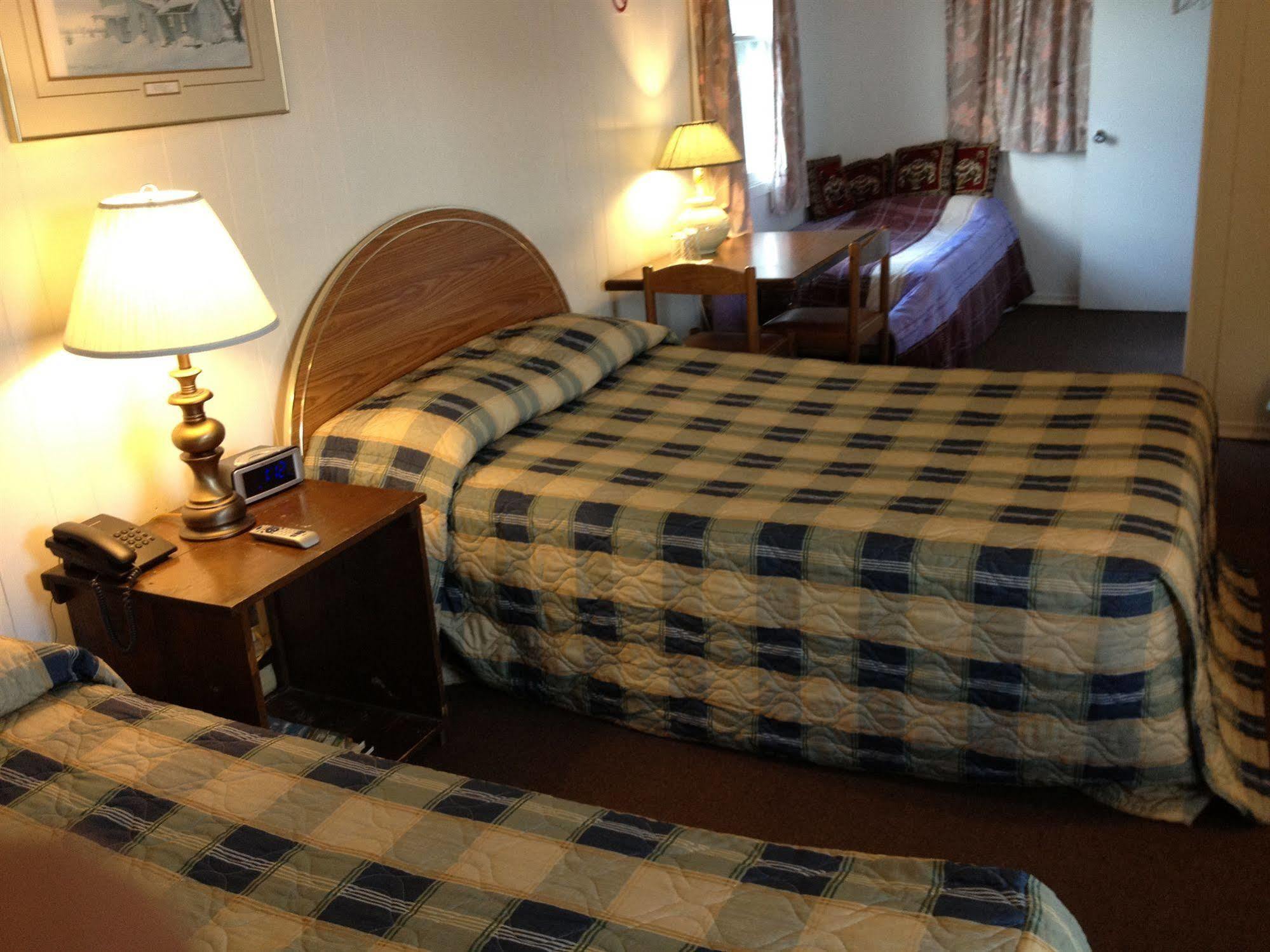 Penny'S Motel Thornbury Bagian luar foto