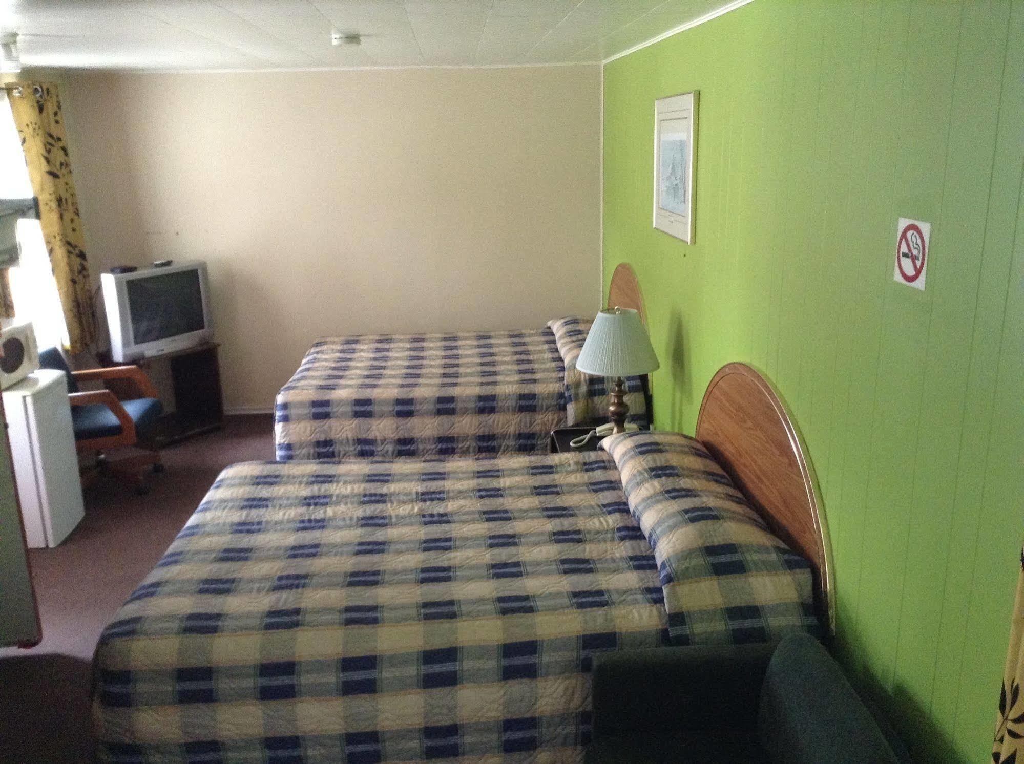 Penny'S Motel Thornbury Bagian luar foto